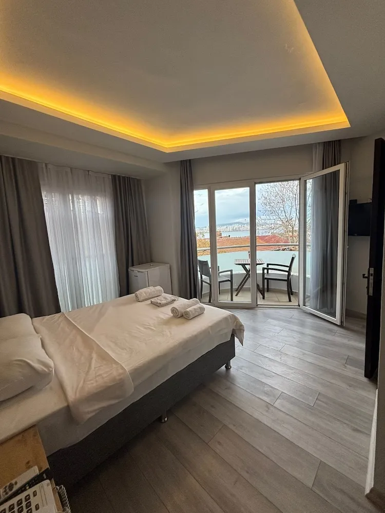 Deluxe Tek Büyük Yataklı Oda, Balkon, Şehir Manzaralı