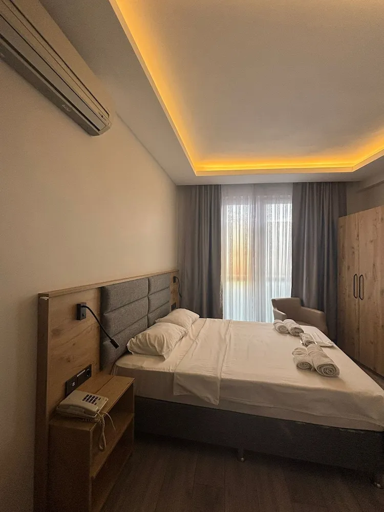 Standard Tek Büyük Yataklı Oda, Balkon, Şehir Manzaralı