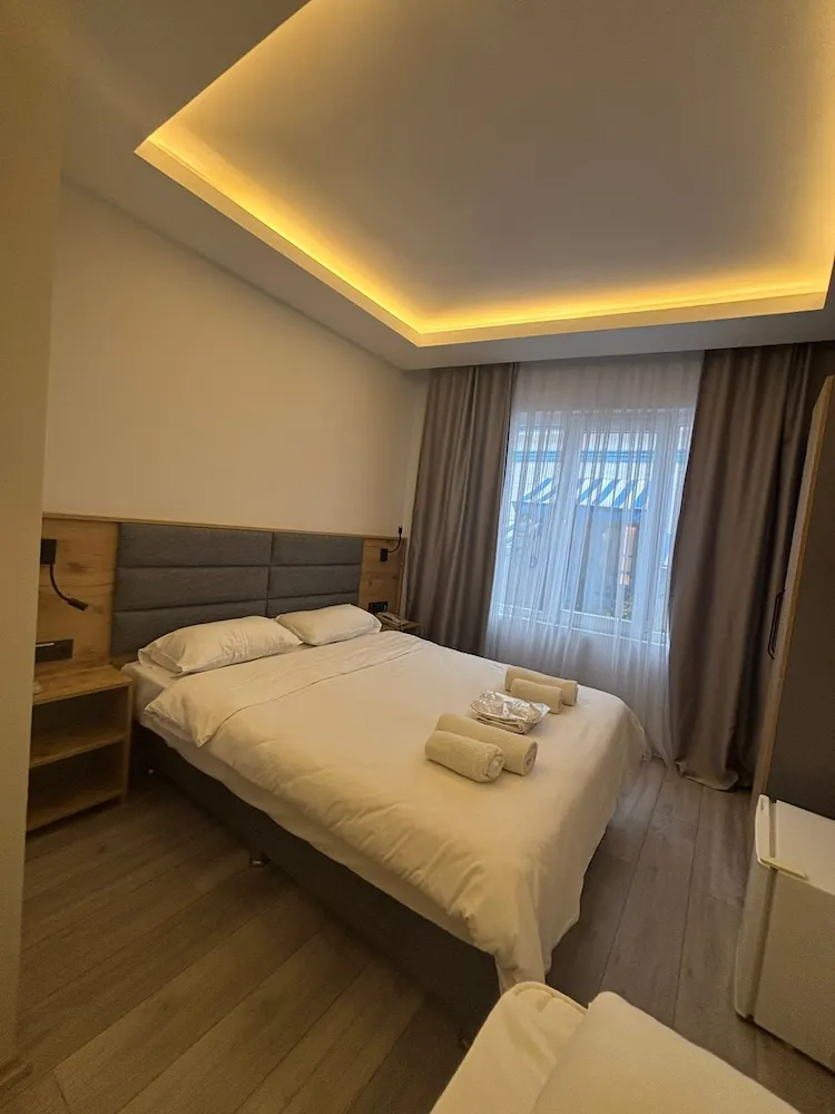 Standard Tek Büyük Yataklı Oda, Balkon, Şehir Manzaralı