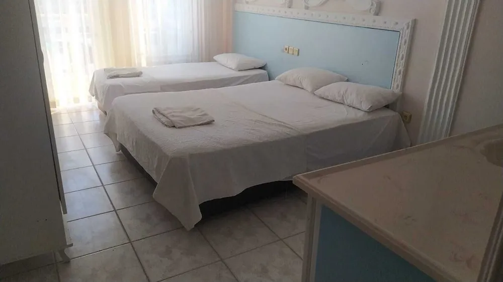 Comfort Dört Kişilik Oda, Balkon, Havuz Manzaralı