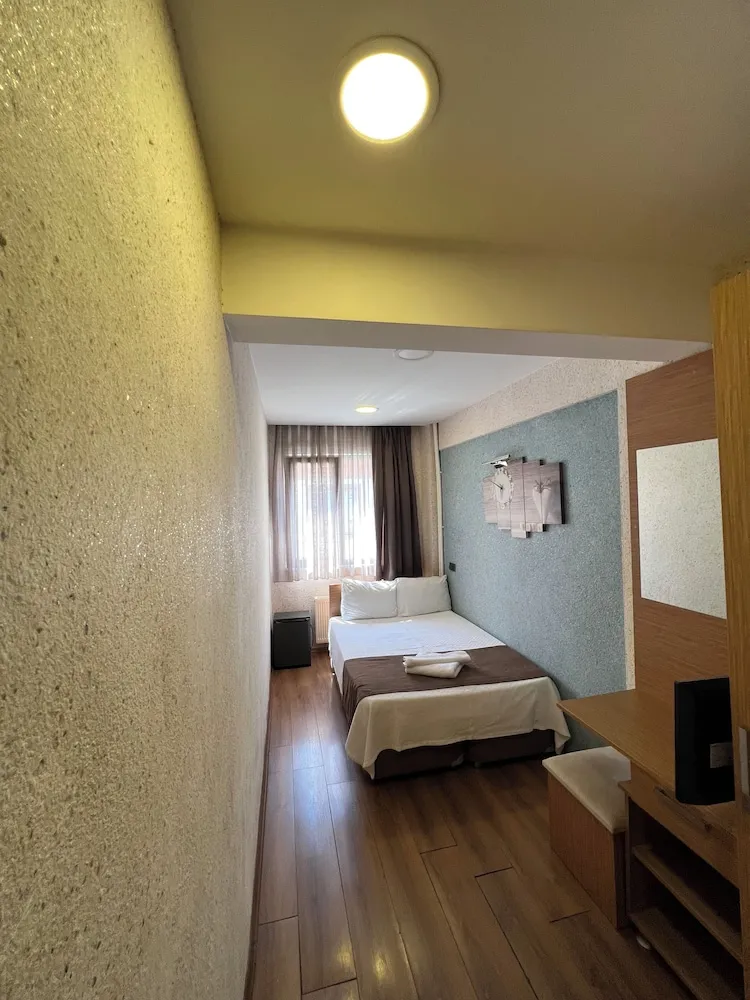 Comfort Büyük Yataklı Tek Kişilik Oda