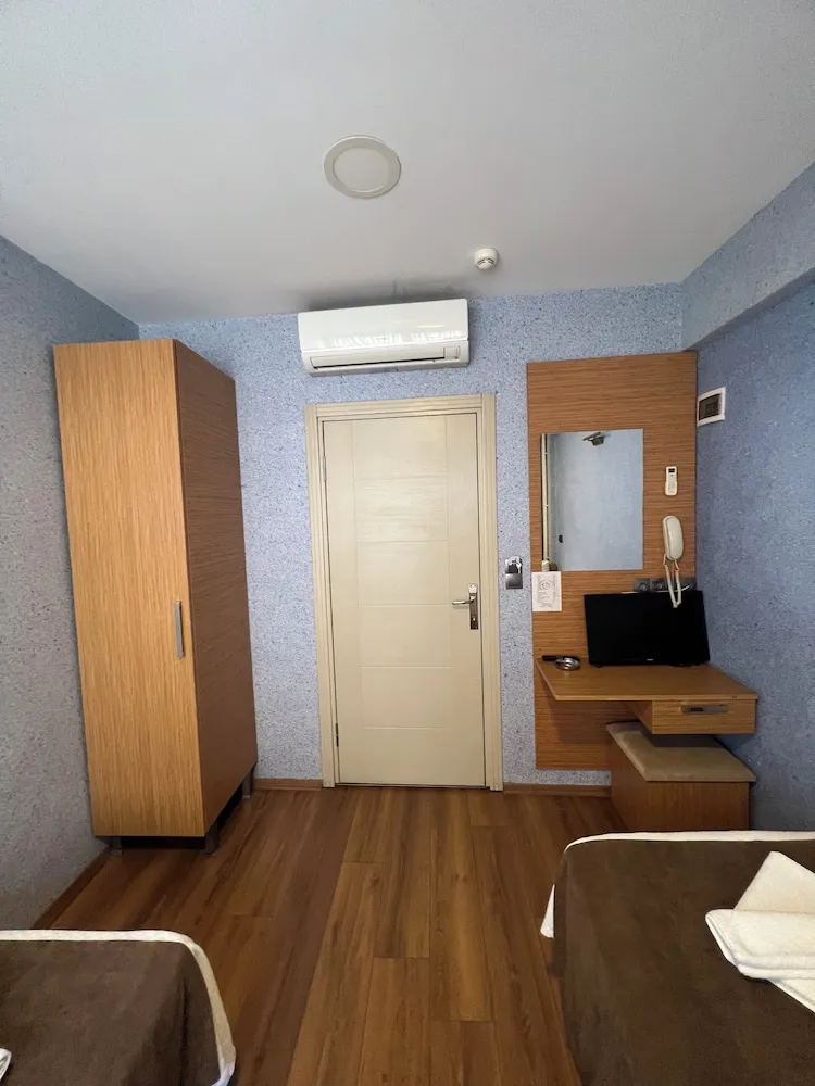 Comfort Büyük Yataklı Tek Kişilik Oda