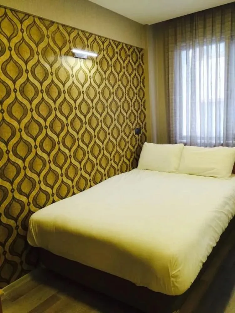 Comfort Büyük Yataklı Tek Kişilik Oda