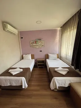 Okur Otel