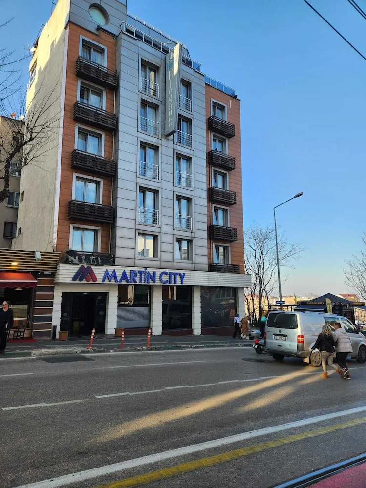 Martin City Hotel