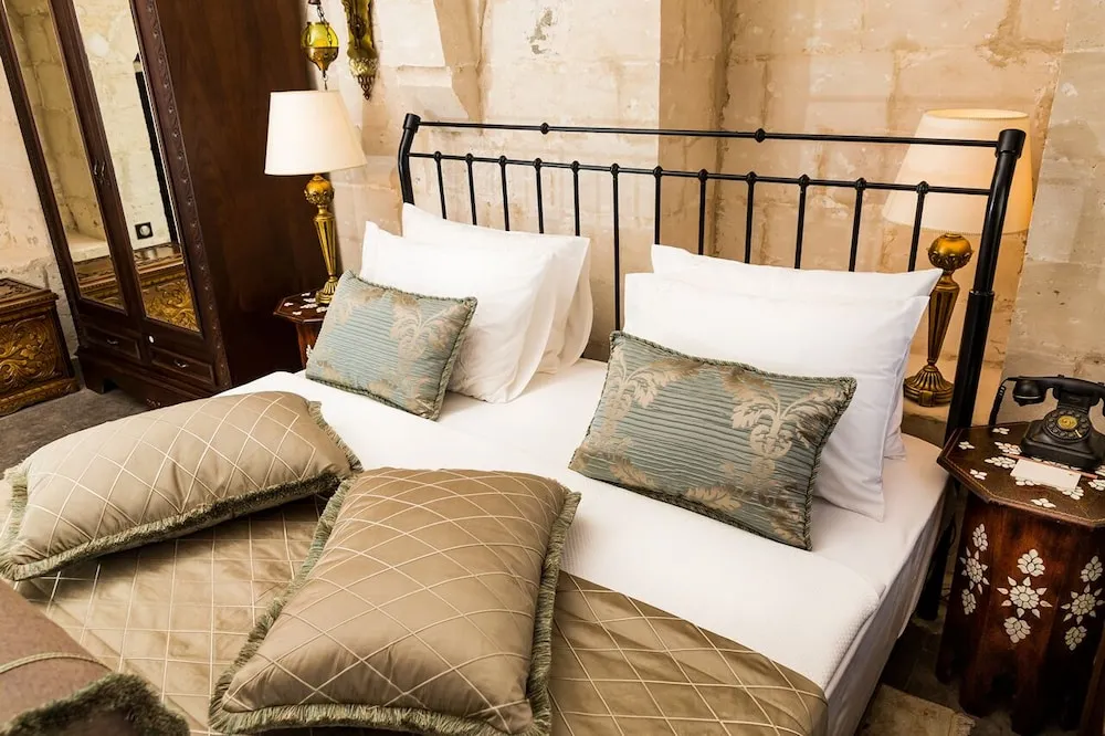 Duplex Honeymoon Suite