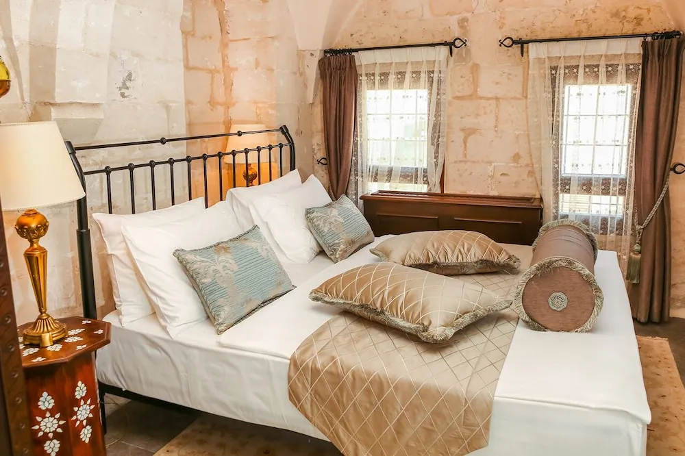 Duplex Honeymoon Suite
