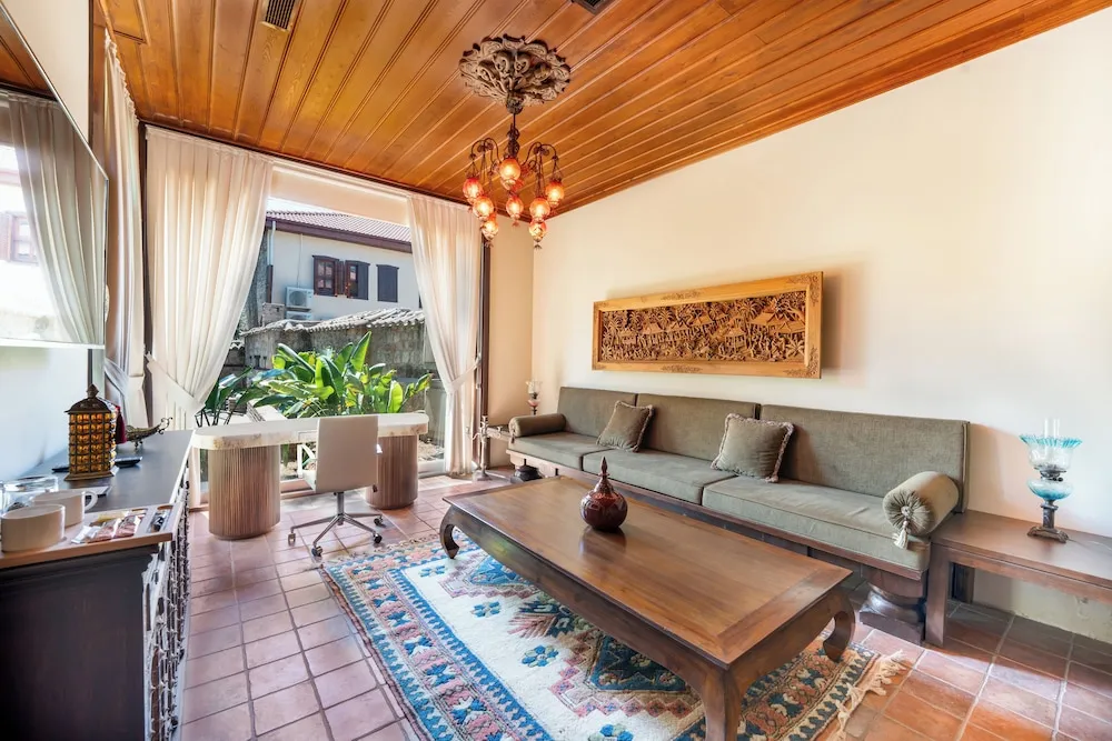 Süit, 1 Büyük (Queen) Boy Yatak, Bahçe Manzaralı