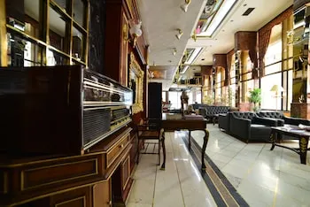 Royal Carine Hotel