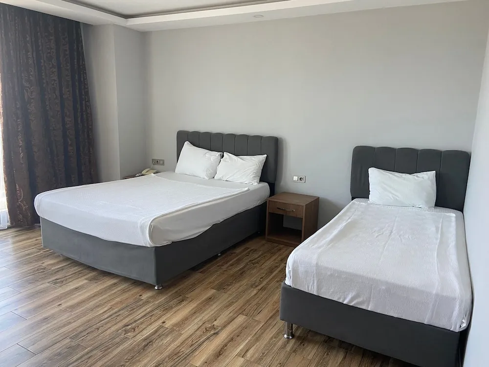 Standard Üç Kişilik Oda, Balkon