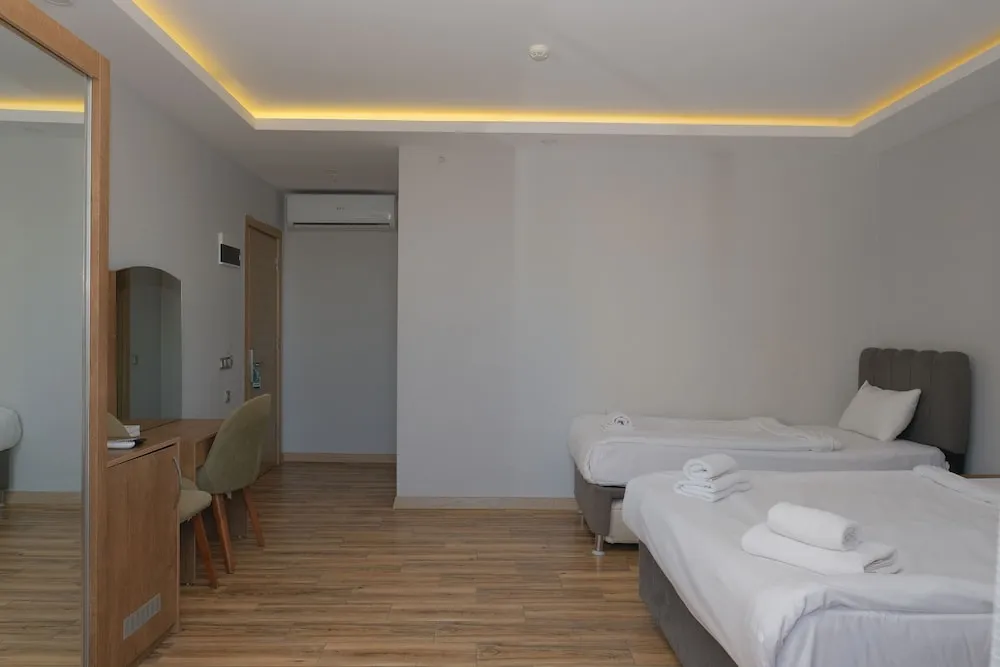 Standard Üç Kişilik Oda, Balkon