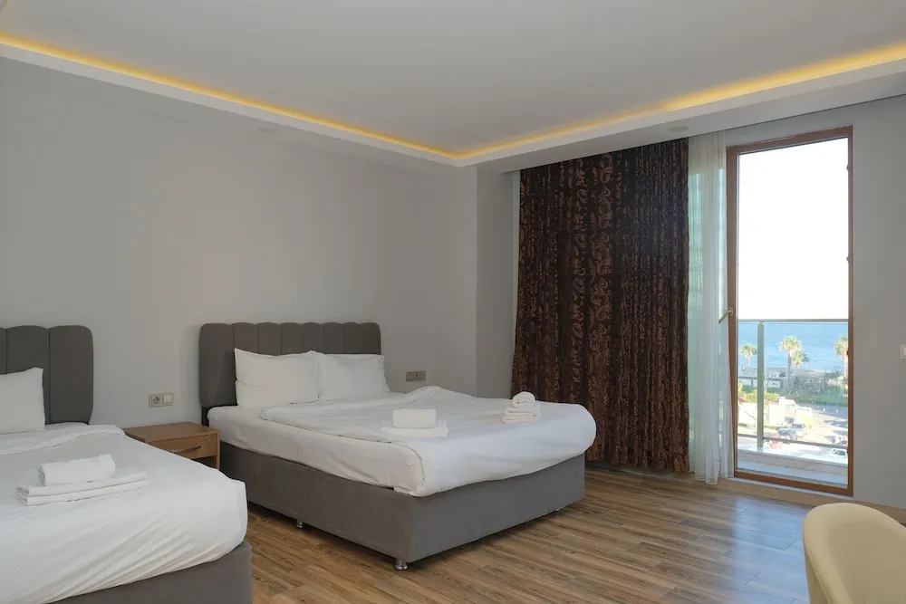 Standard Üç Kişilik Oda, Balkon