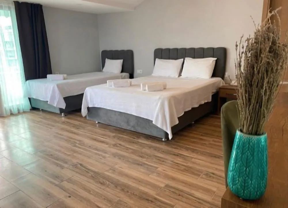 Standard Üç Kişilik Oda, Balkon