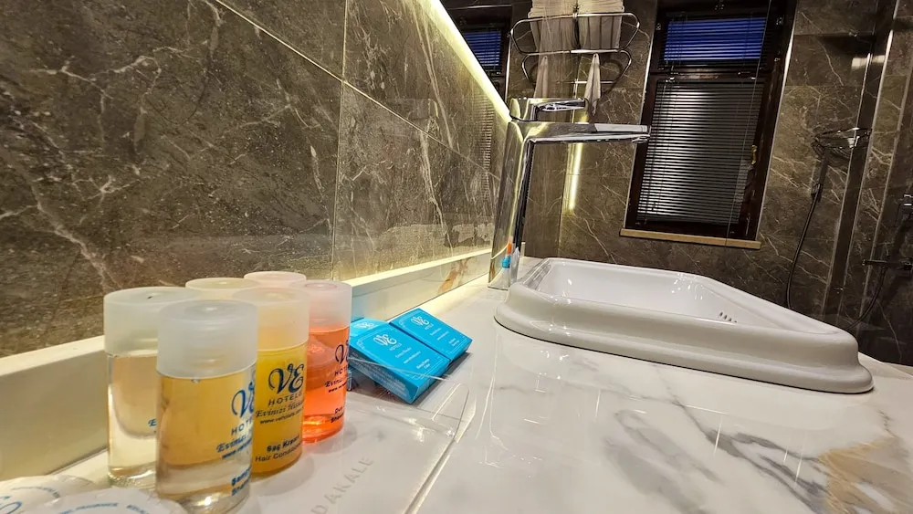 Tek Büyük Yataklı Oda, Bahçe Manzaralı