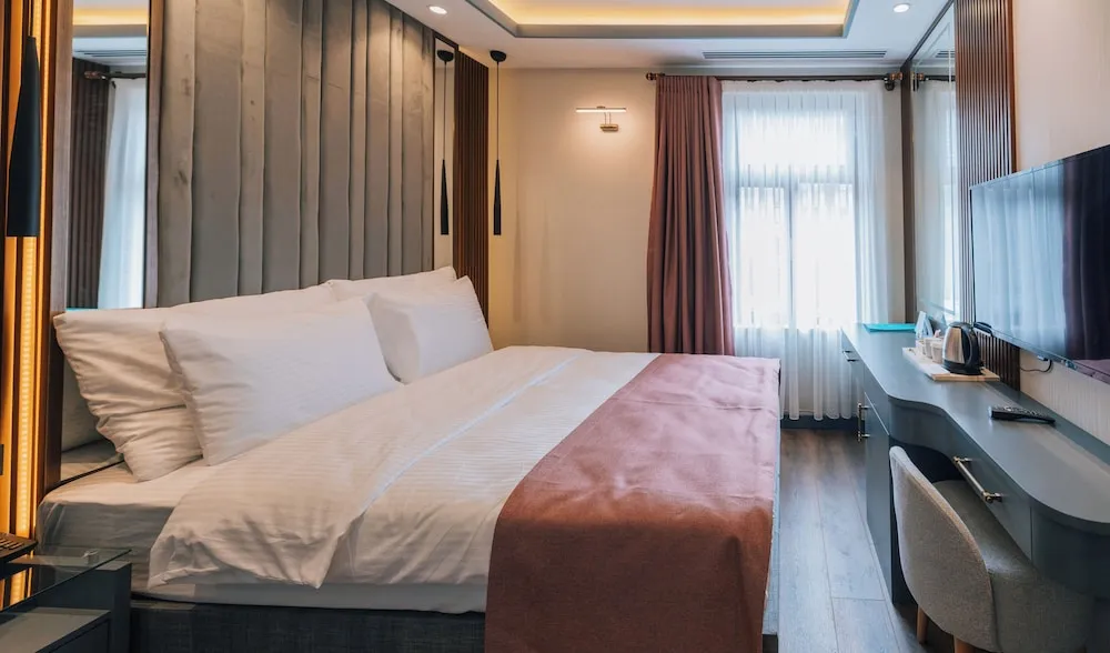 Tek Büyük Yataklı Oda, Bahçe Manzaralı