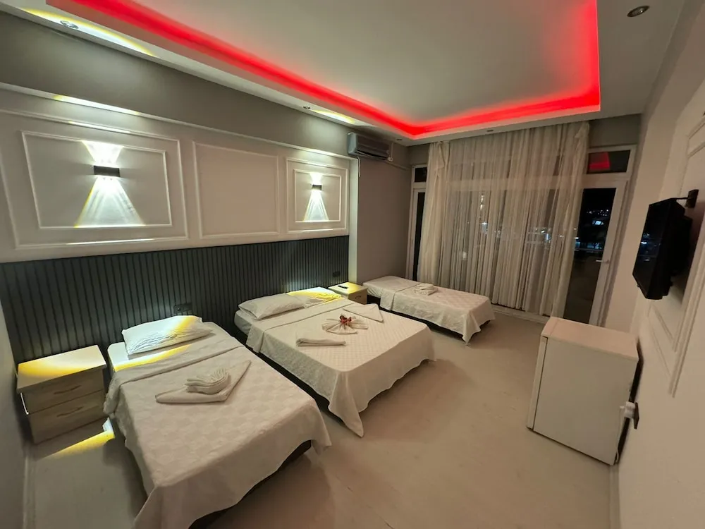 Standard Tek Büyük veya İki Ayrı Yataklı Oda, Balkon, Deniz Manzaralı