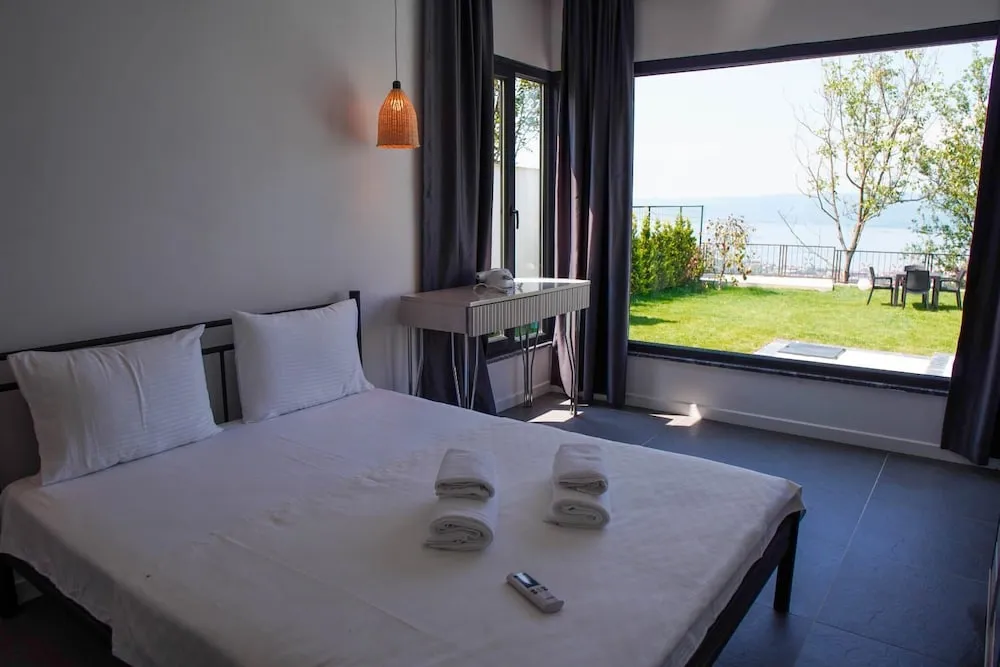 Deluxe Villa, 1 Çift Kişilik Yatak ve Çekyat, Kişiye Özel Havuzlu, Göl Manzaralı