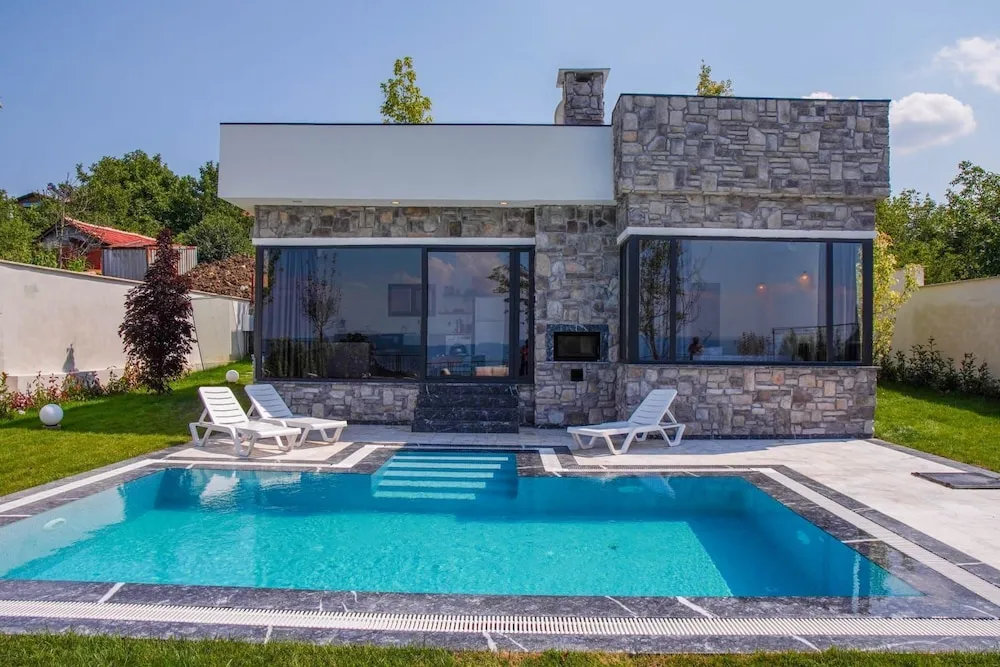 Deluxe Villa, Kişiye Özel Havuzlu, Göl Manzaralı