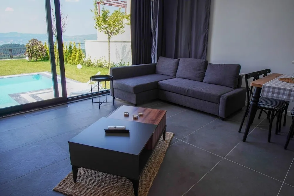 Deluxe Villa, Kişiye Özel Havuzlu, Göl Manzaralı