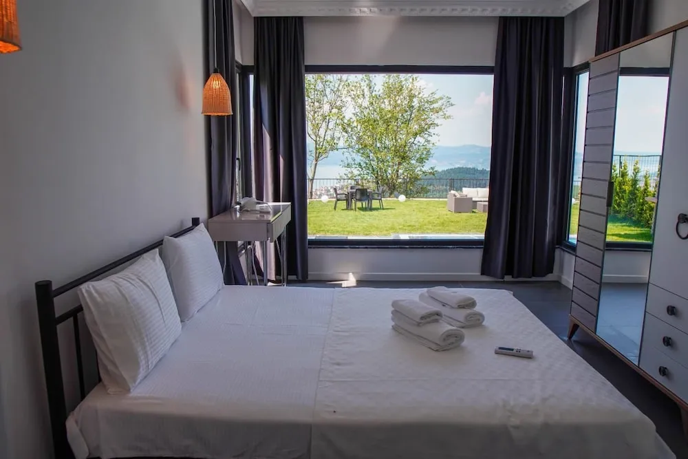 Deluxe Villa, Kişiye Özel Havuzlu, Göl Manzaralı