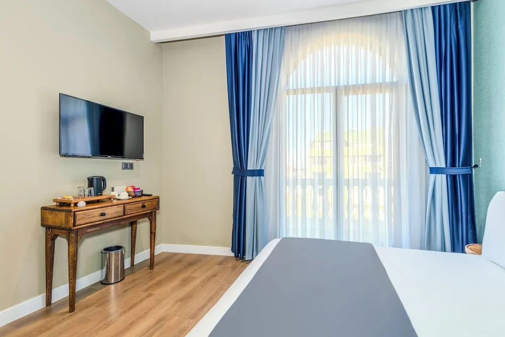 Deluxe Tek Büyük Yataklı Oda