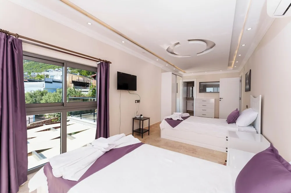 Deluxe Villa, 4 Yatak Odası, Balkon, Kısmi Deniz Manzaralı
