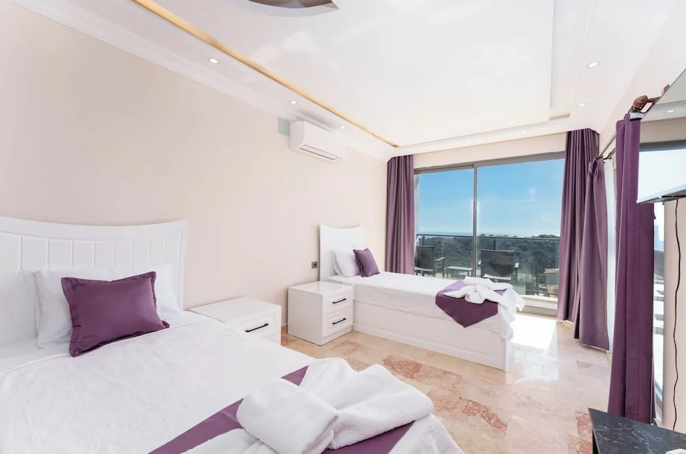 Deluxe Villa, 4 Yatak Odası, Balkon, Kısmi Deniz Manzaralı