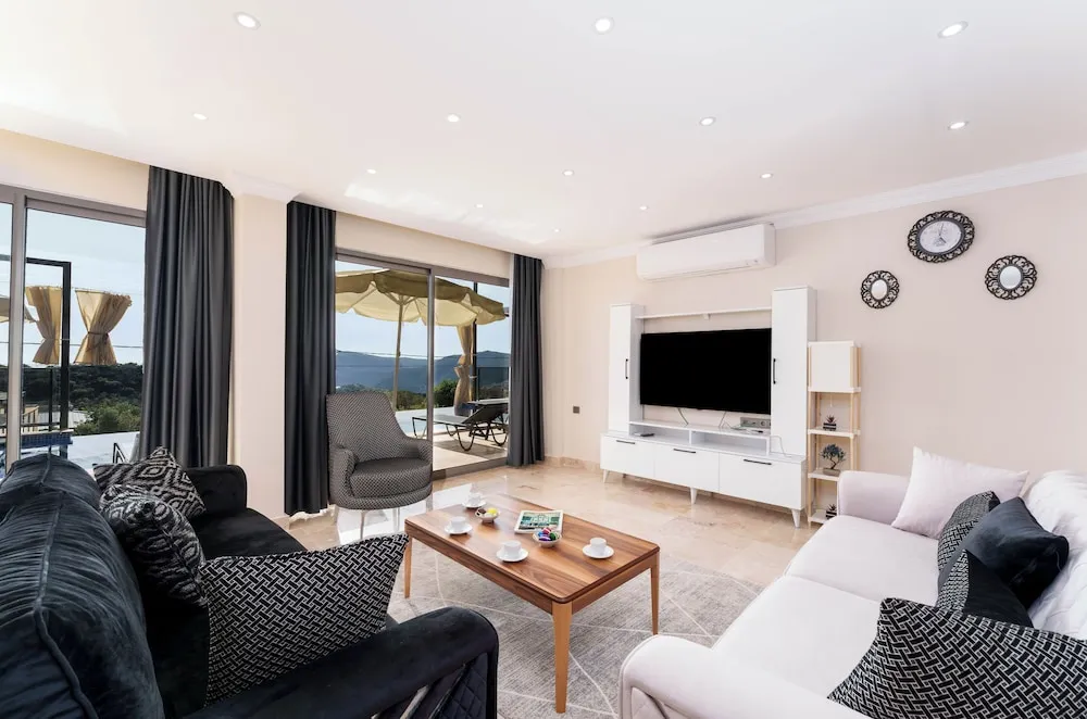 Deluxe Villa, 4 Yatak Odası, Balkon, Kısmi Deniz Manzaralı