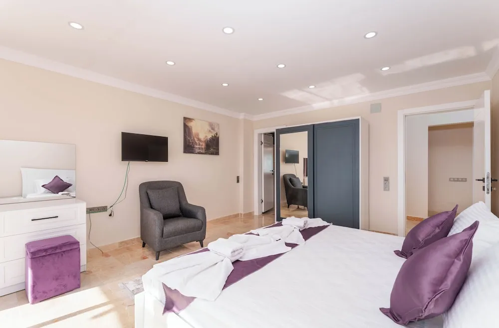 Deluxe Villa, 4 Yatak Odası, Balkon, Kısmi Deniz Manzaralı