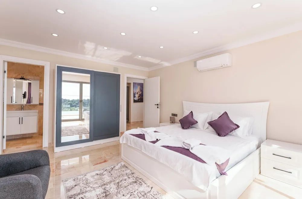 Deluxe Villa, 4 Yatak Odası, Balkon, Kısmi Deniz Manzaralı