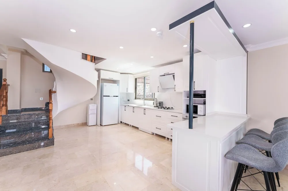 Deluxe Villa, 5 Yatak Odası, Balkon, Kısmi Deniz Manzaralı