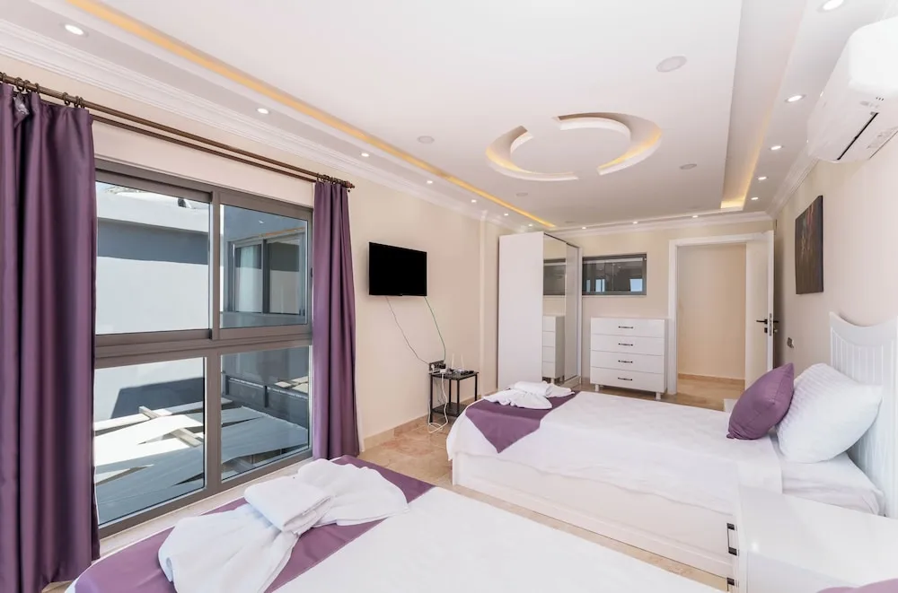 Deluxe Villa, 5 Yatak Odası, Balkon, Kısmi Deniz Manzaralı