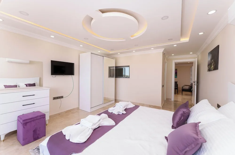 Deluxe Villa, 5 Yatak Odası, Balkon, Kısmi Deniz Manzaralı