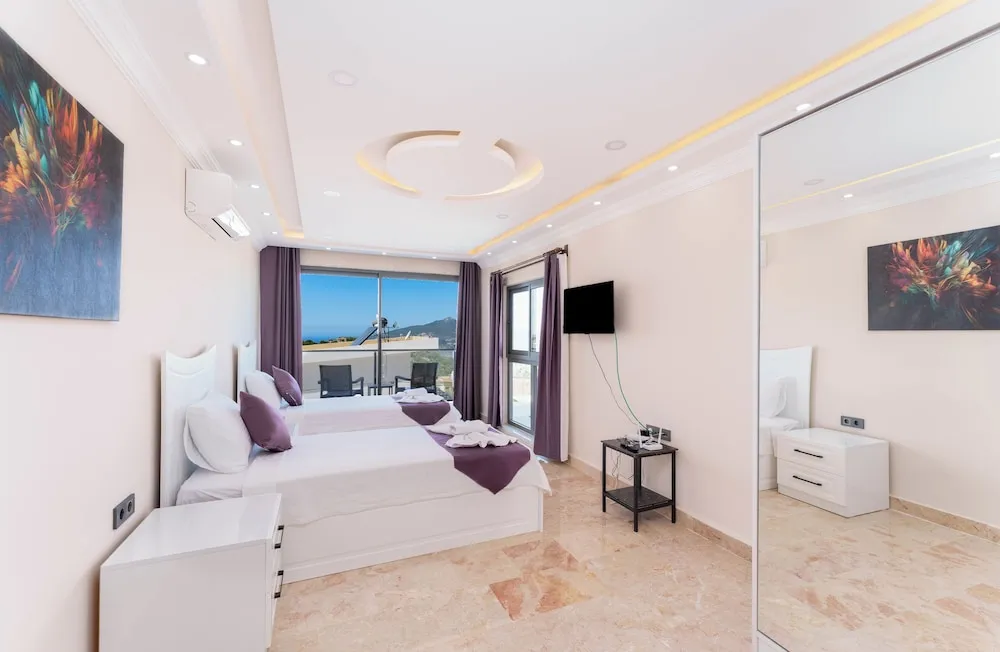Deluxe Villa, 5 Yatak Odası, Balkon, Kısmi Deniz Manzaralı