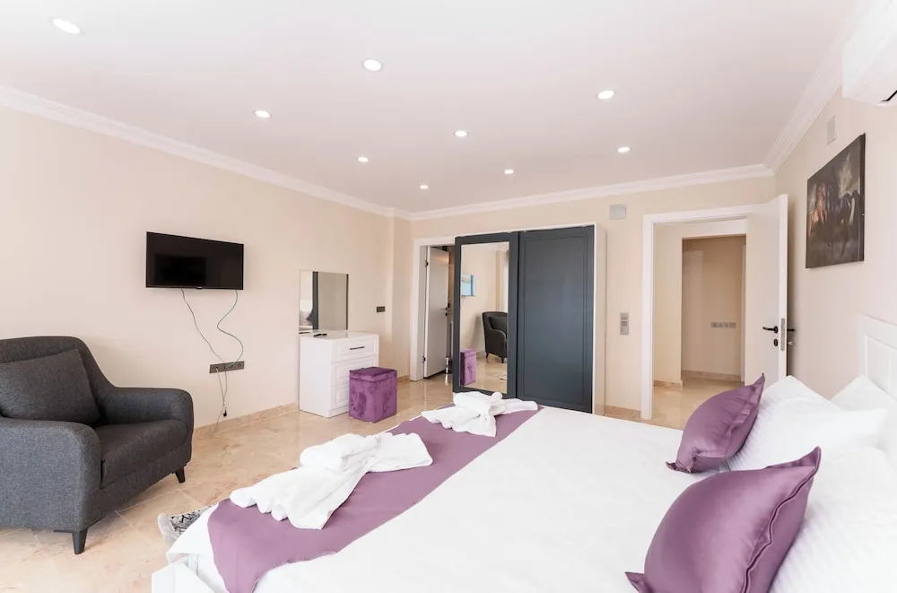 Deluxe Villa, 5 Yatak Odası, Balkon, Kısmi Deniz Manzaralı