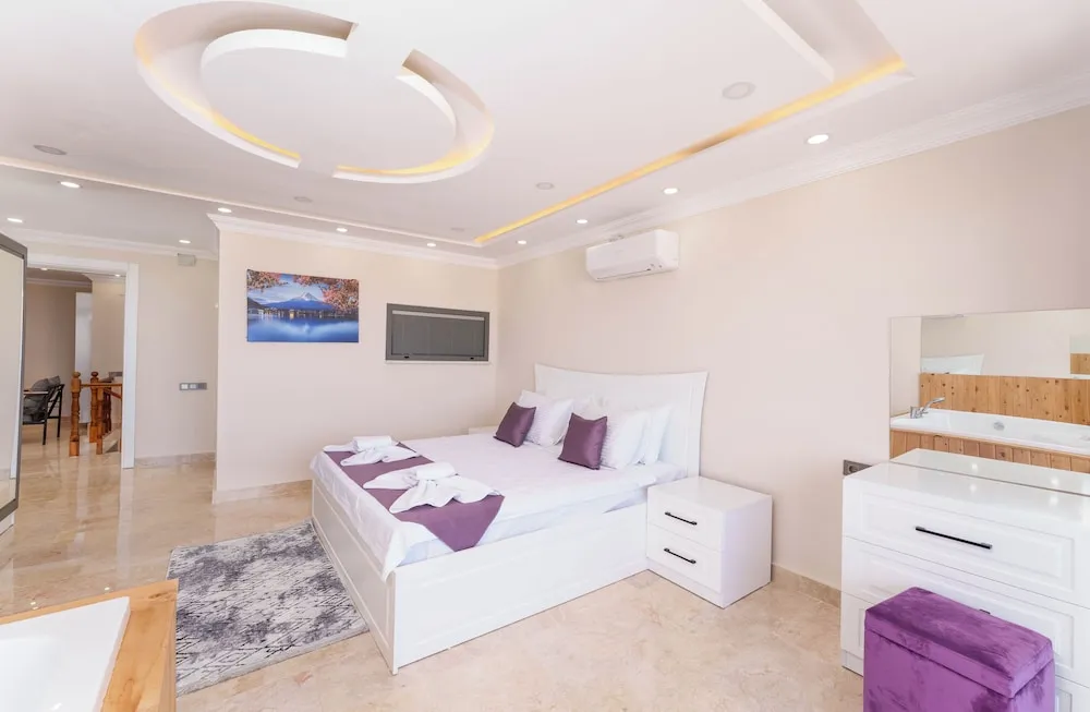 Deluxe Villa, 5 Yatak Odası, Balkon, Kısmi Deniz Manzaralı