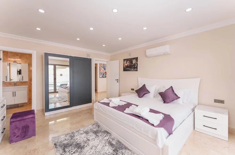 Deluxe Villa, 5 Yatak Odası, Balkon, Kısmi Deniz Manzaralı