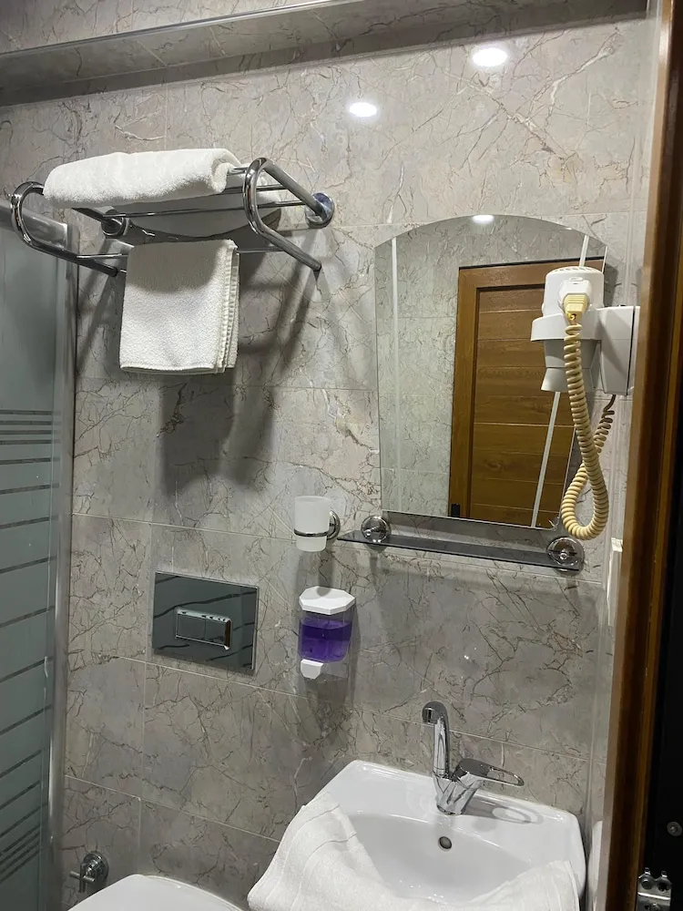 Standard Büyük Yataklı Tek Kişilik Oda, 1 Çift Kişilik Yatak, Özel Banyo, Şehir Manzaralı