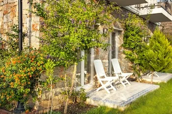 Swan Lake Boutique Hotel - Adults Only