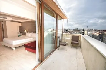 Nea Suites Old City