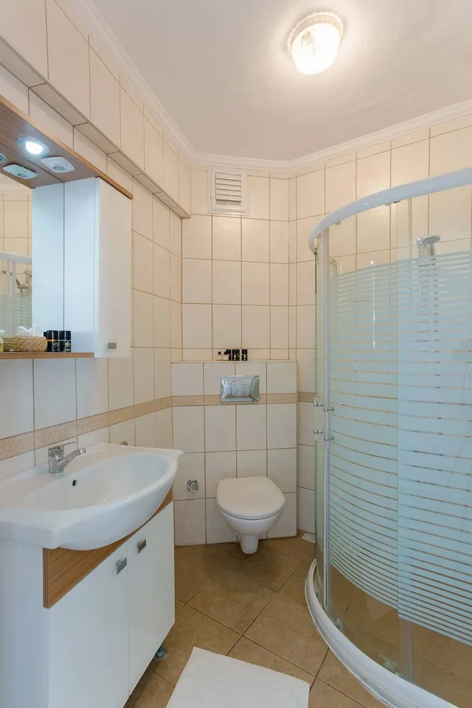 Deluxe Dört Kişilik Oda, Deniz Manzaralı