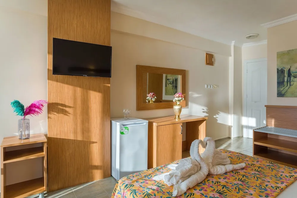 Deluxe Dört Kişilik Oda, Deniz Manzaralı