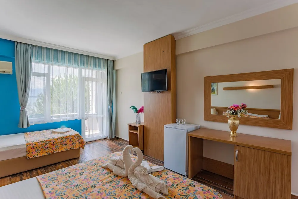 Deluxe Dört Kişilik Oda, Deniz Manzaralı