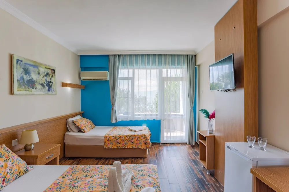 Deluxe Dört Kişilik Oda, Deniz Manzaralı