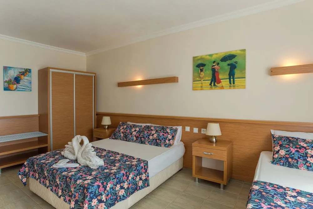 Deluxe Üç Kişilik Oda, Deniz Manzaralı