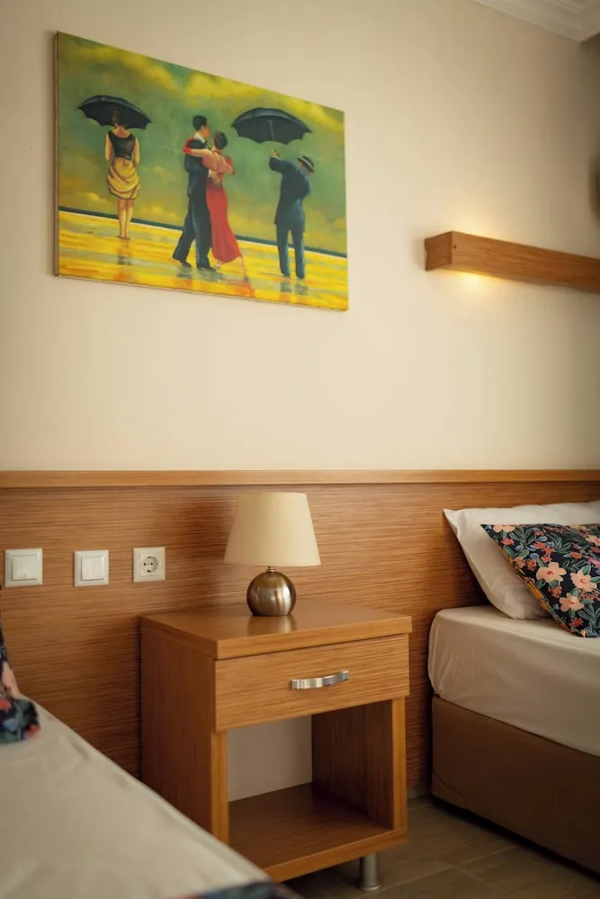 Deluxe Üç Kişilik Oda, Deniz Manzaralı