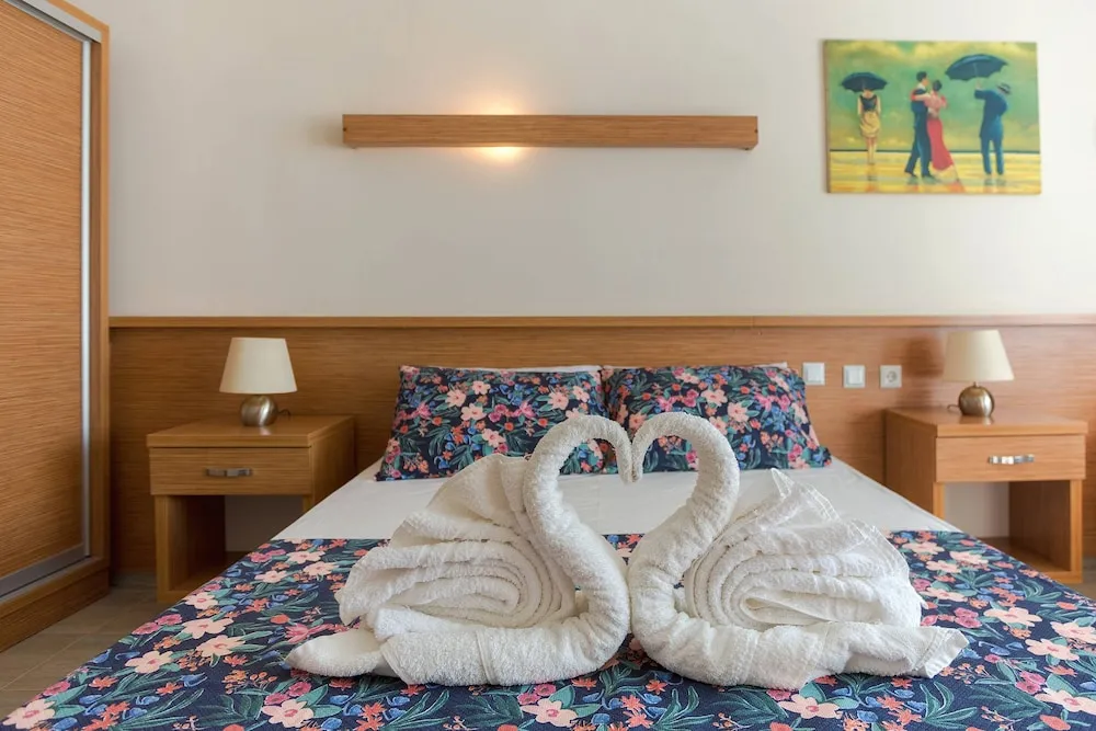 Deluxe Üç Kişilik Oda, Deniz Manzaralı