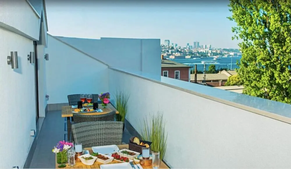Deluxe Tek Büyük Yataklı Oda, 1 En Büyük (King) Boy Yatak, Teras, Kısmi Deniz Manzaralı