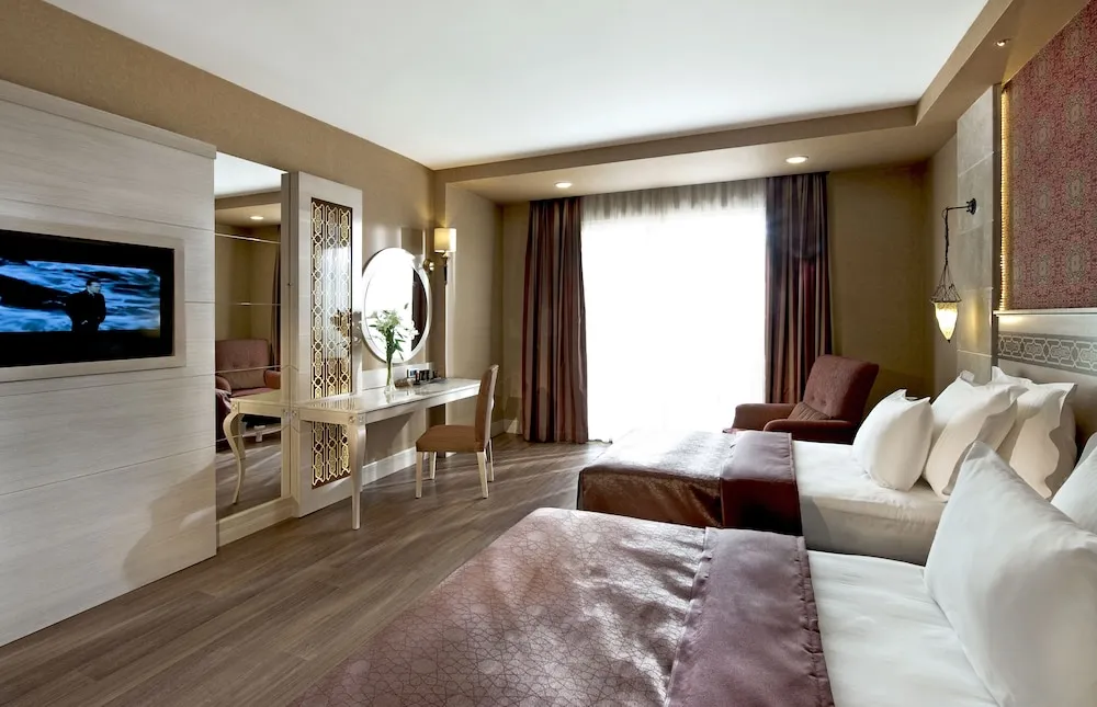 Deluxe Family Room