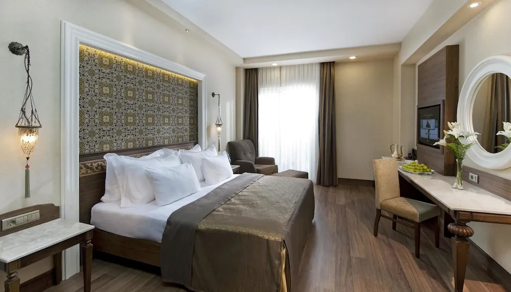 Deluxe Family Room